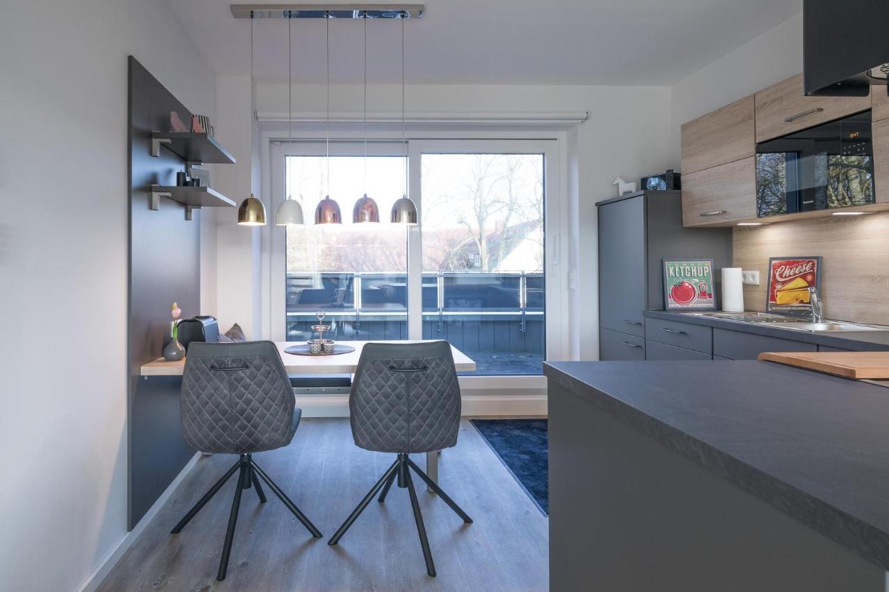 Penthouse Theo Apartment Husum  Bagian luar foto