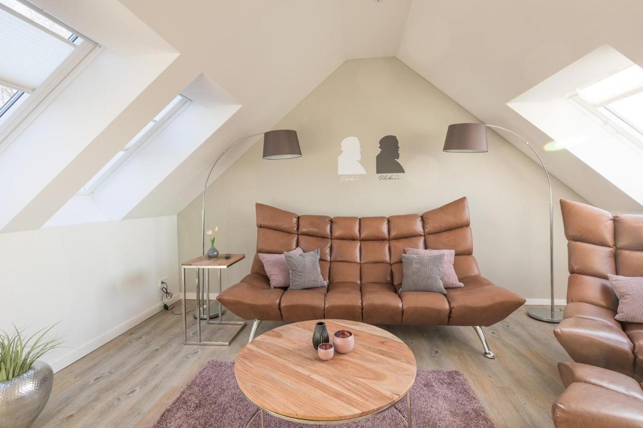 Penthouse Theo Apartment Husum  Bagian luar foto